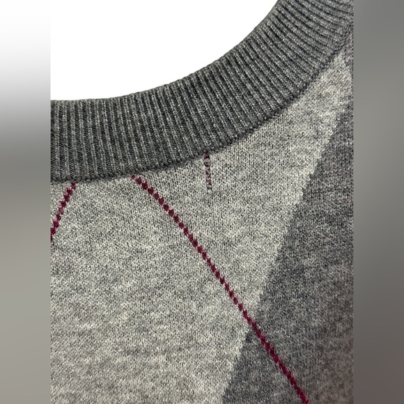 TAHARI Women’s Argyle Crewneck Sweater, Gray - Picture 4 of 6
